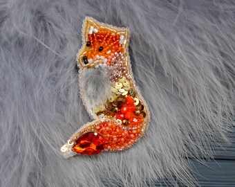 Fox seed beaded pin: Animal lover Jewelry, art glass nature brooch