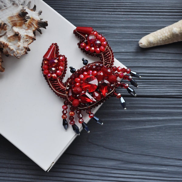 Crab Pin Crab Brooch Badge Beaded brooch Cancer brooch Embroidered brooch Animal brooch Cancer zodiac Sea creature brooch Sealife Pin Badge