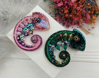 Chameleon Brooch Beaded Chameleon brooch Chameleon Jewelry Embroidery Pins Chameleon Pin Spirit Animals Chameleon accessories Reptiles