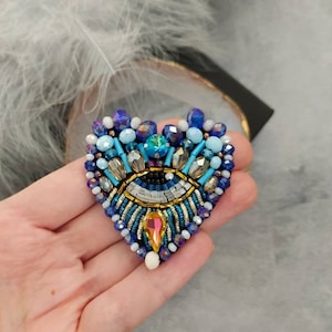 Evil eye brooch pin, Evil eye jewellery, Heart brooch, Evil heart eye brooch, Heart shape Beaded Eye, Gift for luck, Amulet, Talisman