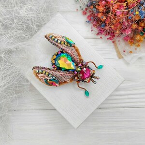 Crystal Rhinestone Cicada Brooch Pin - Gold Plated Enamel Insect Jewelry For Men & Women, Gift Box Included