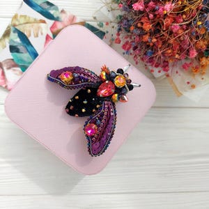 Cicada brooch pin: beaded hand embroidery beetle jewelry