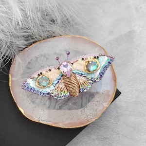 Beaded Butterfly brooch pin, Moth brooch pin, Beetle brooch pin, Art glass brooch, Embroidery beaded brooch, Bug jewelry, Sparkle brooch 画像 4