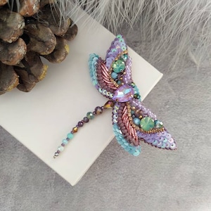 Beaded dragonfly Brooch Pin, Handmade insect jewelry, Insect Brooch pin, Embroidery brooch, Rhinestone Dragonfly, Crystal dragonfly pin