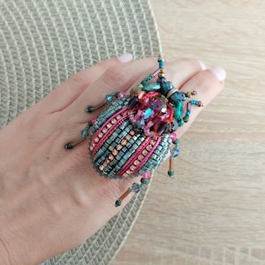 Beetle brooch pin, Hand embroidery Hand crafted beaded brooch, Insect broach pin, Art glass brooch, Nature-inspired bug pin, Beetle art