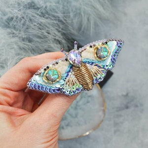 Beaded Butterfly brooch pin, Moth brooch pin, Beetle brooch pin, Art glass brooch, Embroidery beaded brooch, Bug jewelry, Sparkle brooch 画像 2
