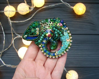 Chameleon Brooch Beaded Chameleon brooch Chameleon Jewelry Embroidery Pins Chameleon Pin Spirit Animals Chameleon accessories Reptiles