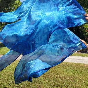 Beau drapeau de culte en soie souple