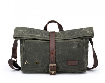 DELLA Q Roll Top Bag - Green