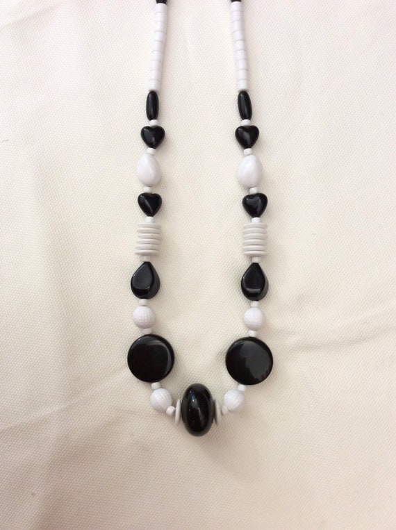 Black and white vintage necklace/ Long vintage ne… - image 1