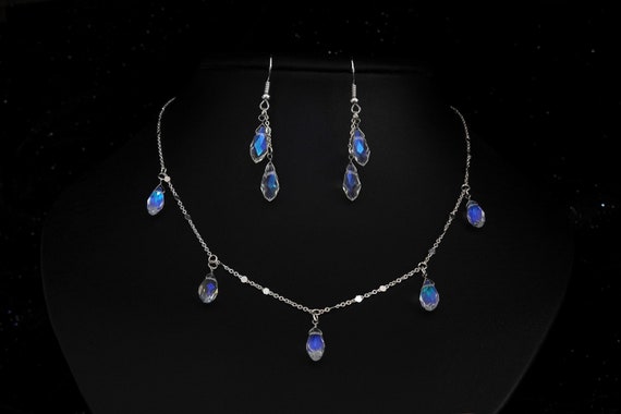 Kristall Tropfen Schmuck Set, Silber Ohrringe und Kette, Hochzeitsschmuck, Blau Türkis Irisierende Glastropfen, Funkelnder Fairycore Schmuck