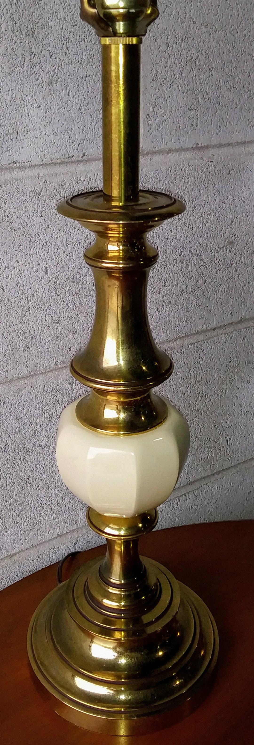 Stiffel Brass Almond Enamel Table Lamp Mid century Hollywood Regency stiffel-brass-almond-enamel-table-lamp-mid-century-hollywood-regency