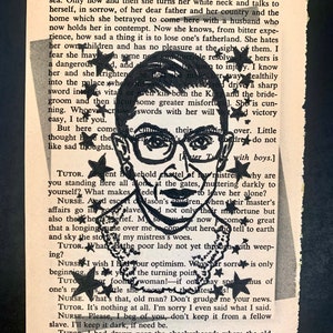 Ruth Bader Ginsberg sobre página de livro reciclada/arte jurídica/heroínas femininas
