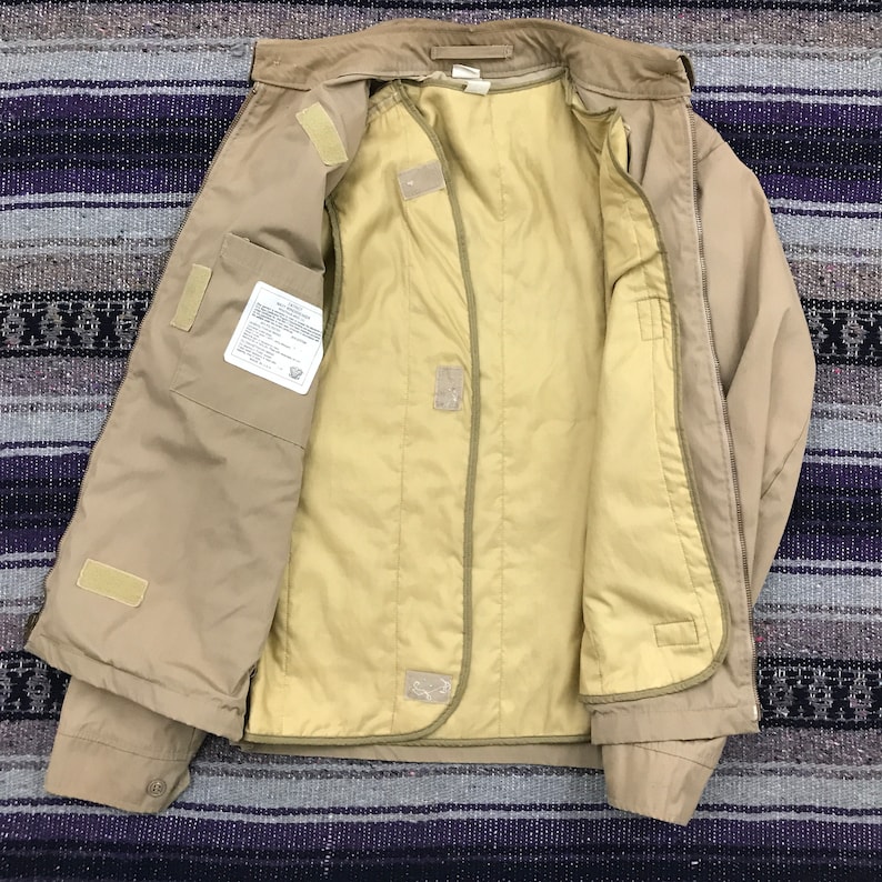 Vintage US Navy Jacket Full Zip Windbreaker Mens 38 Regular Medium 90s Minimalist Military Aesthetic Zip Up Jacket in Beige Tan