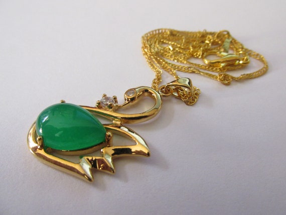 Green Jade Teardrop Gold Tone Metallic Swan Penda… - image 2