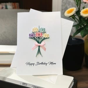 Carte de joyeux anniversaire, cartes de fête des mères, piquants de fleurs, bouquet fait main pour Pâques, cadeau pour elle, tulipes pour ma mère, cadeau fait main