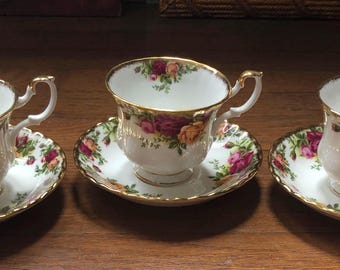Vtg Royal Albert Old Country Roses Teacup and Saucer. 3 Available