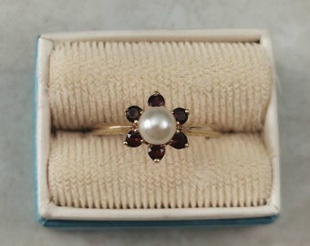 Vintage 10k Yellow Gold Pearl and Garnet Flower Cluster Ring - January and June Birthstone Ring - Size 6.25