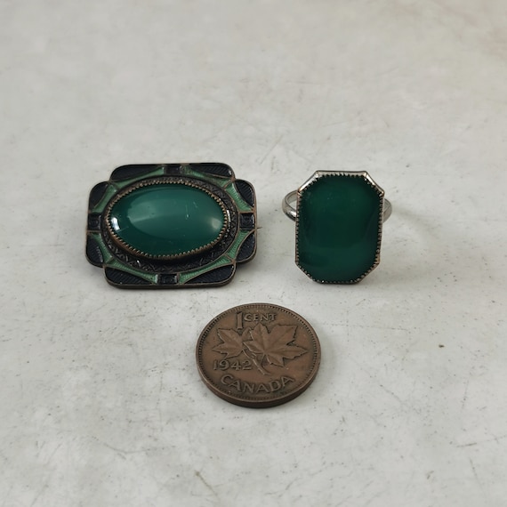 Art Deco Chrysoprase Glass Ring and Brooch SET - … - image 9