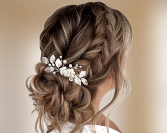 Peigne à cheveux feuilles argentées avec perles et fleurs, Bijou cheveux floral pour mariage PG0033