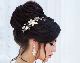 Wedding hair comb with leaves and crystals, Small floral bridal hair piece PG0008