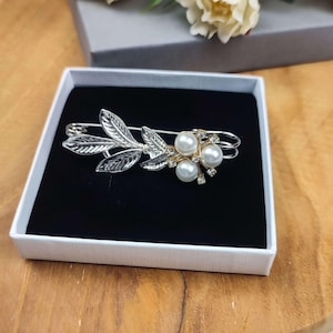 Silver Leaf Train pin, Bridal dress train clip, Floral Wedding train pin, Bridal gown back train brooch AT0010