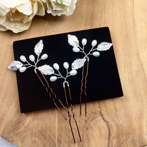 Silver leaf bridal hair pins, Wedding hair pins with leaves, Small bohemian wedding hair pices EP0005