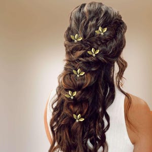 Wedding leaf hair pins, Small wedding hair pieces with leaves for brides, bridesmaids or guests  EP0001