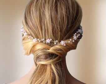 Pearl flower wedding headband, Bridal hair vine with small flowers, First communion hair piece "Carine" HDB0002