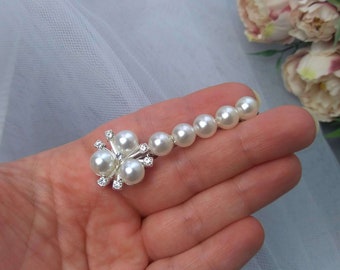 Pearl floral Wedding train pin, Bridal dress train clip, Floral train brooch, Bridal gown back train brooch AT0007