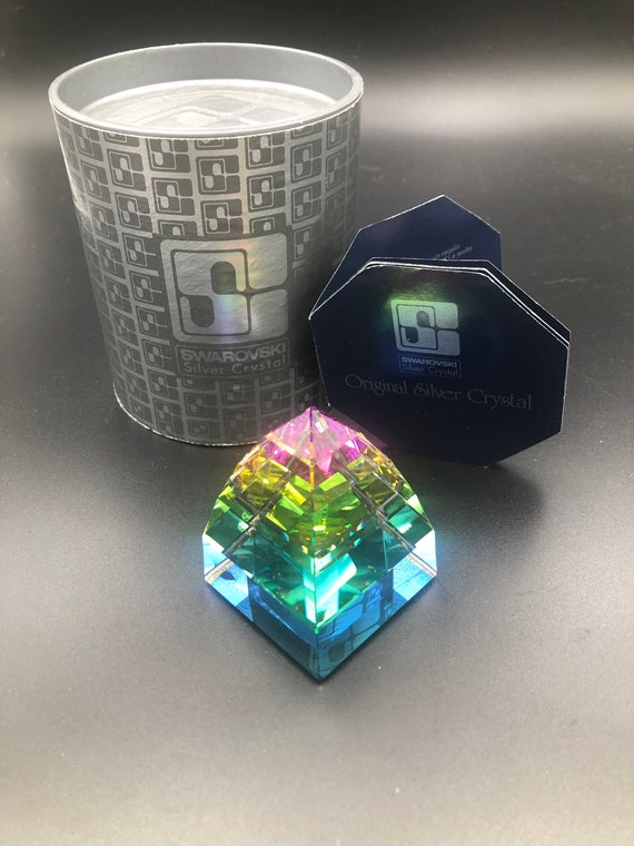 スワロフスキー 置物 ピラミッド ペーパーウェイト Swarovski Crystal Pyramid Paperweight, Vitrail Medium Color