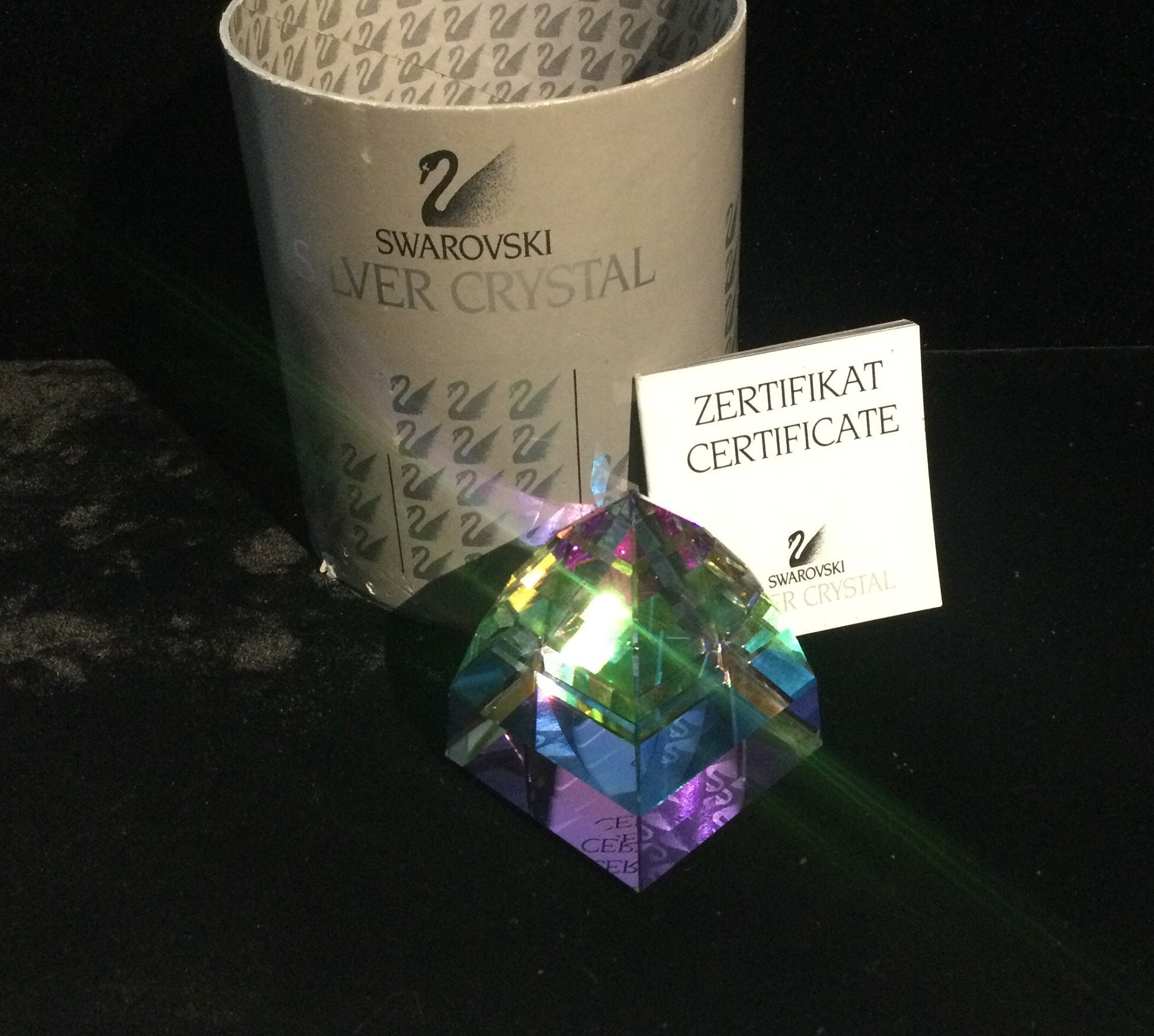 スワロフスキー SWARPVSKI ペーパーウエイト オーロラ ピラミッド スワロフスキー SWARPVSKI ペーパーウエイト オーロラ