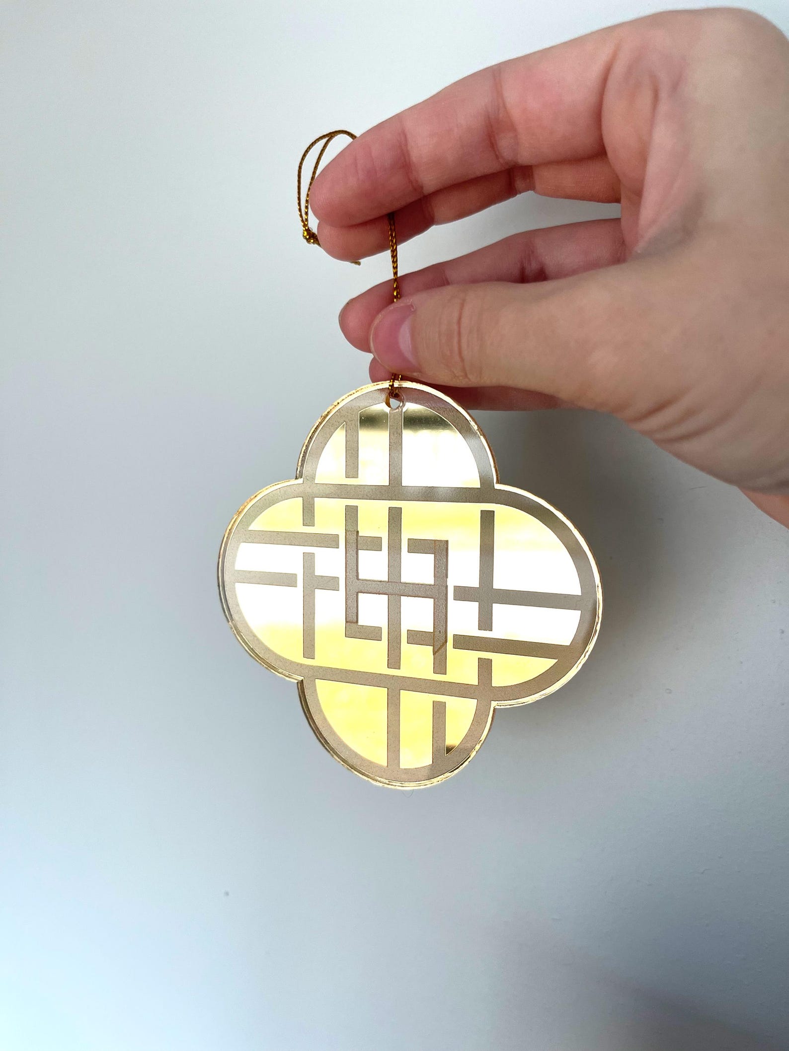 Huntrix Logo Golden KPDH Etsy huntrix-logo-golden-kpdh-etsy