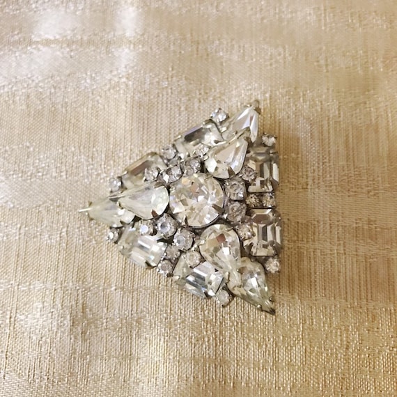 Beautiful Weiss Diamente Triangle Cluster Brooch