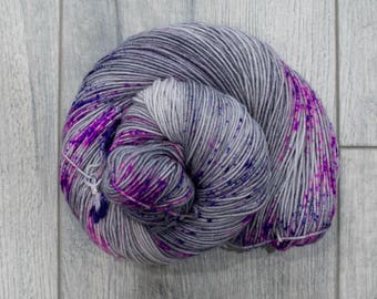 Canadian Hand-dyed yarn. Speckled Sock Yarn. 80/20 Superwash Merino/Nylon Sock Yarn. 115g 400yards. Fingering weight. | Decepticon EDS