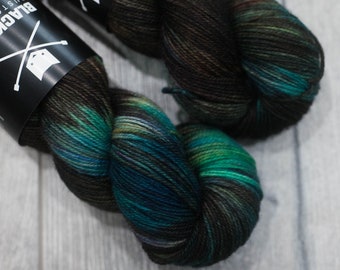 Canadian Hand-dyed yarn. 80/20 Superwash BFL/Nylon. 113g 400yards. Ready to Ship. Blue-Faced Leister. Terokkar