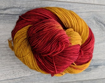 Canadian Hand-dyed yarn. 80/20 Superwash Merino/Nylon Sock Yarn. 115g 400yards. Fingering weight. Gold and Red Striping Yarn | Tony EDS