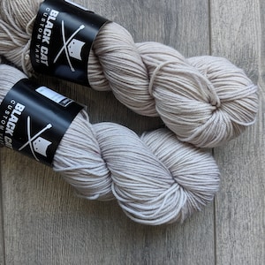 DK weight merino yarn 100% Superwash Merino Sweater weight yarn. Double Knit Weight. Semi-Solid Grey yarn. Tonal grey yarn | Quicksilver DK