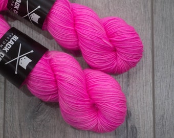 DK weight merino yarn 100% Superwash Merino Sweater weight yarn. Double Knit Weight yarn.  Semi-Solid neon pink yarn. Tonal | Neon Pink DK