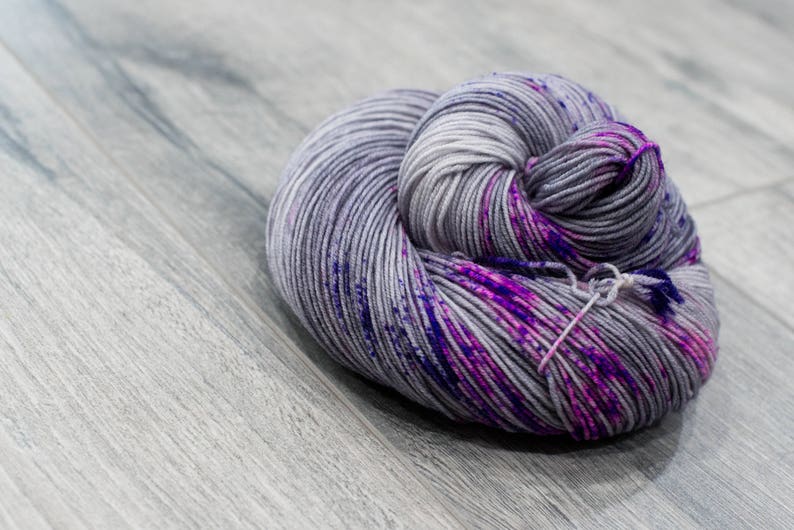 Canadian Hand-dyed yarn. Speckled Sock Yarn. 80/20 Superwash Merino/Nylon Sock Yarn. 115g 400yards. Fingering weight. Decepticon EDS image 3