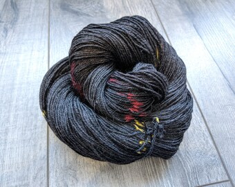 Canadian Hand-dyed yarn. 84/16 Superwash Merino/Sparkling Stellina Sock Yarn. Speckled Yarn | Duskeon BTR