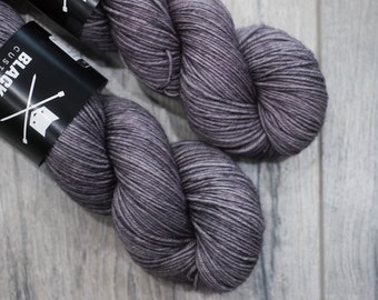 DK weight merino yarn 100% Superwash Merino Sweater weight yarn.  Semi-Solid Grey yarn. Tonal grey yarn | Stainless DK