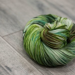 Canadian Hand-dyed yarn. 80/20 Superwash Merino/Nylon Sock Yarn 115g 400yards. Multicolored Green Yarn. Forest Moon EDS image 3