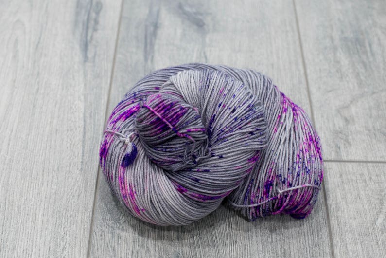 Canadian Hand-dyed yarn. Speckled Sock Yarn. 80/20 Superwash Merino/Nylon Sock Yarn. 115g 400yards. Fingering weight. Decepticon EDS image 2