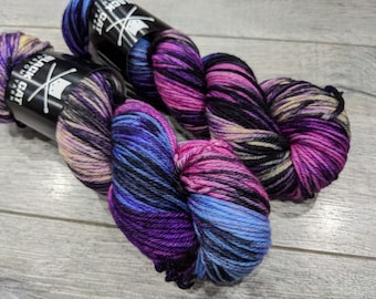 Worsted weight merino yarn 100% Superwash Merino Sweater weight yarn. Medium Weight yarn. Multicolored yarn | Starlight Brigade LGW