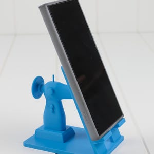 Gift for Sewer/Quilter, Sewing Machine Shaped Phone Stand image 2