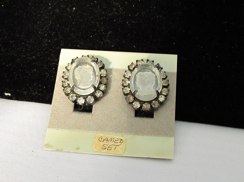 WHITING DAVIS CAMEO set