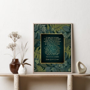 Puede incluir: Una impresi&oacute;n enmarcada con un fondo verde oscuro y detalles dorados. La impresi&oacute;n presenta una cita de Ralph Waldo Emerson sobre la risa, el respeto y dejar el mundo un lugar mejor. El fondo es una ilustraci&oacute;n bot&aacute;nica de helechos y hojas.
