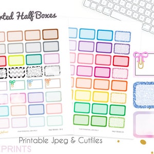 Peut inclure: Feuille imprimable de demi-boîtes assorties de différentes couleurs et motifs. La feuille comprend une variété de motifs, notamment des pois, des rayures, des paillettes et des chevrons. Le texte "Assorted Half Boxes" et "Printable Jpeg & Cutfiles" est inclus sur la feuille.