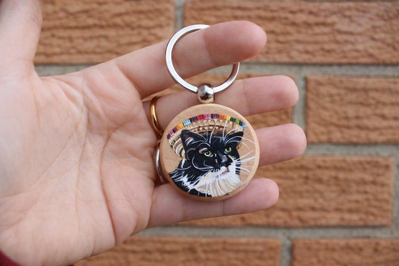 Hand-Painted Wooden Pet Keychain, Custom Portrait on Wood, Personalized Dog or Cat Gift Accessory zdjęcie 10